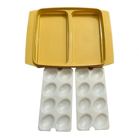 Vintage Tupperware Deviled Egg - Picture 3 of 8